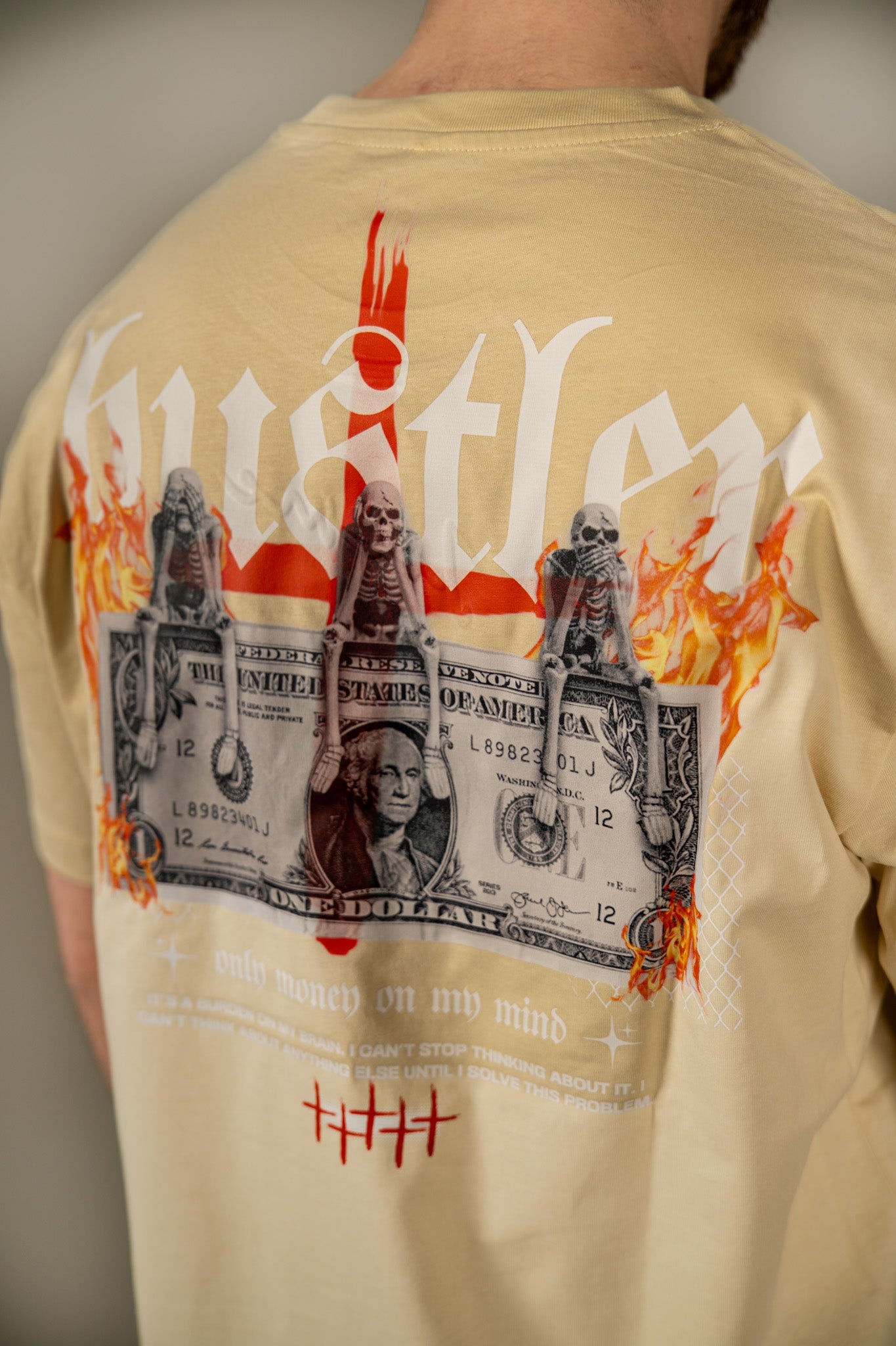 HUSTLER Tee – Sand Edition