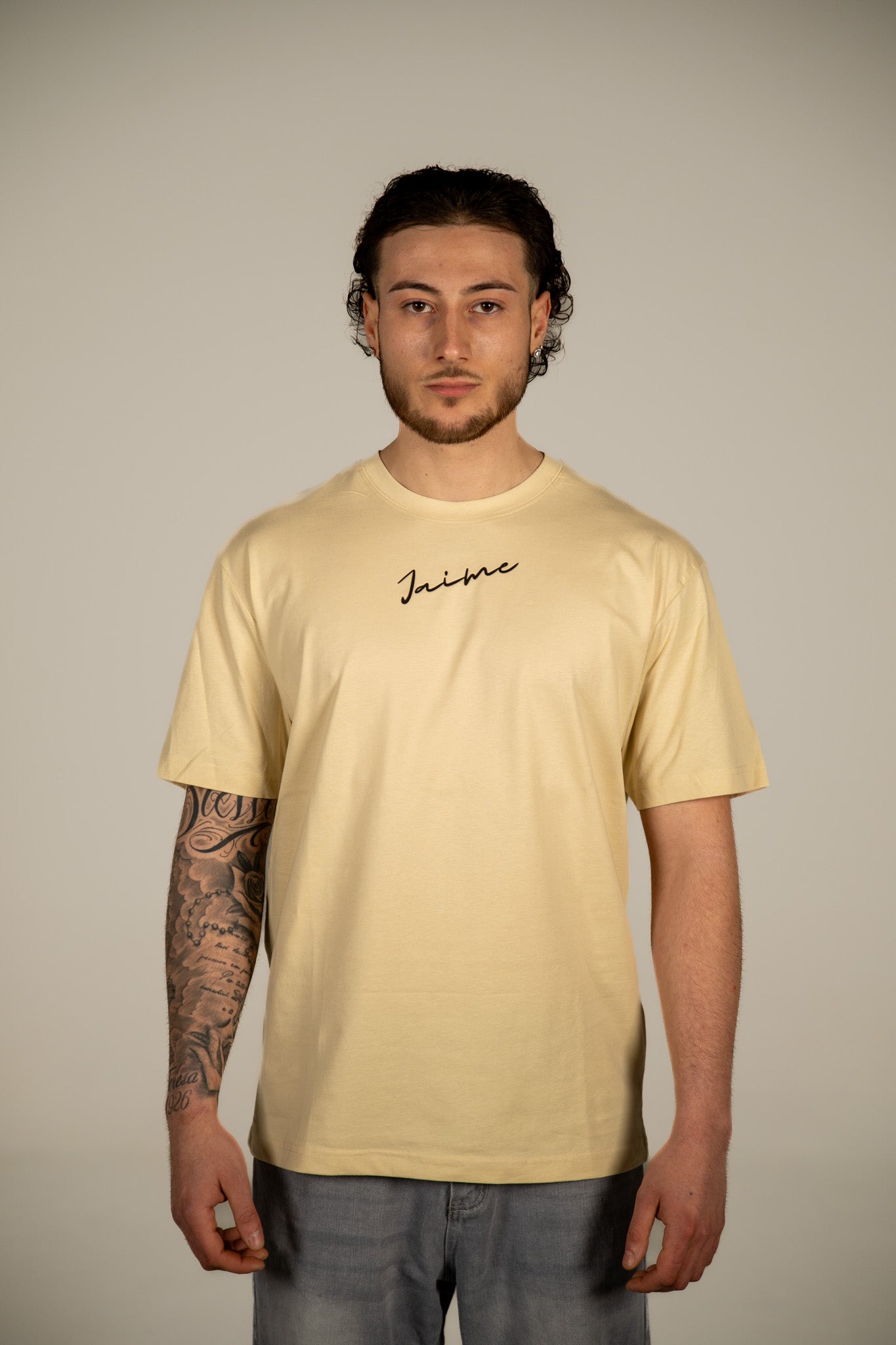 HUSTLER Tee – Sand Edition