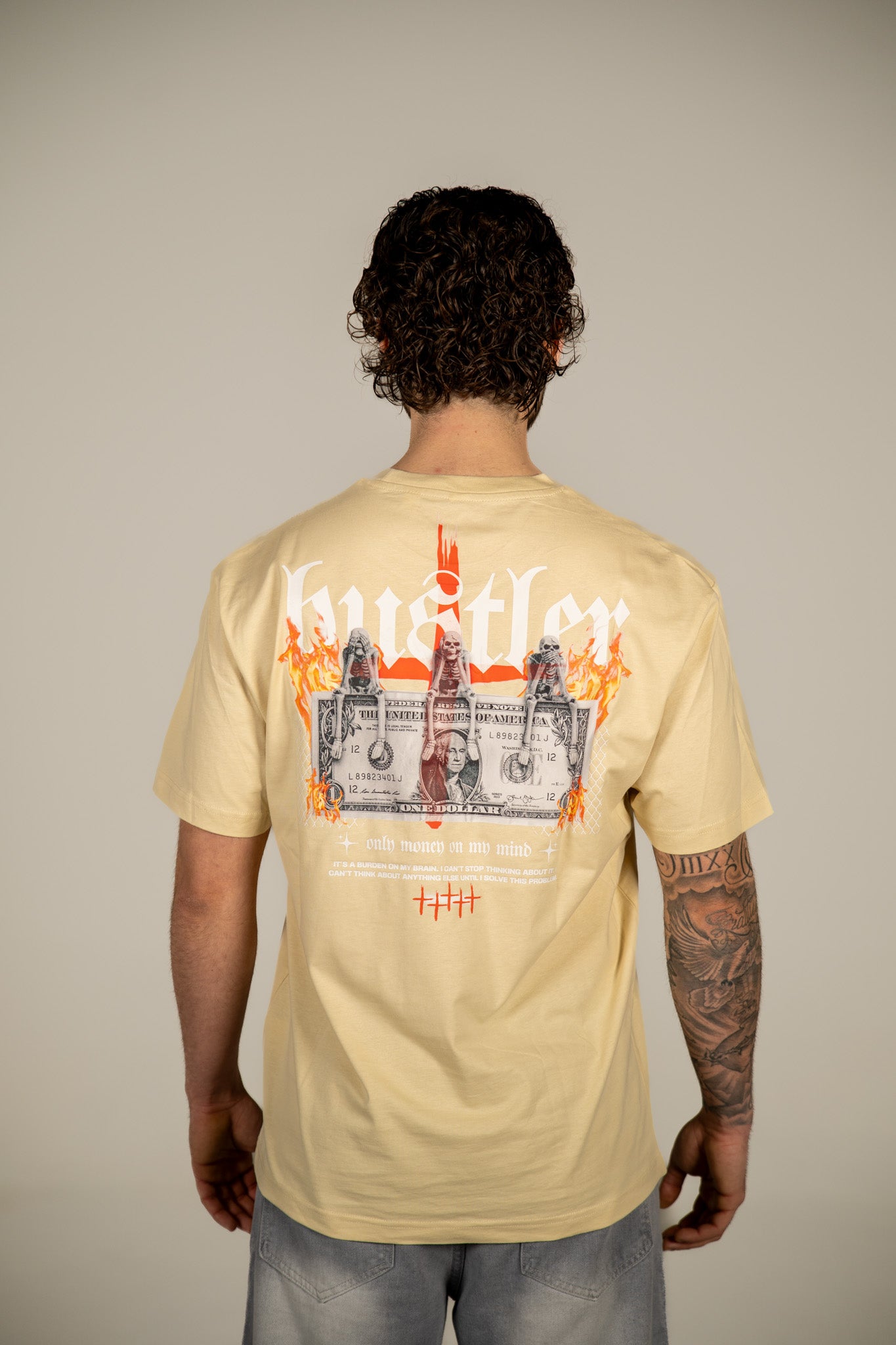 HUSTLER Tee – Sand Edition